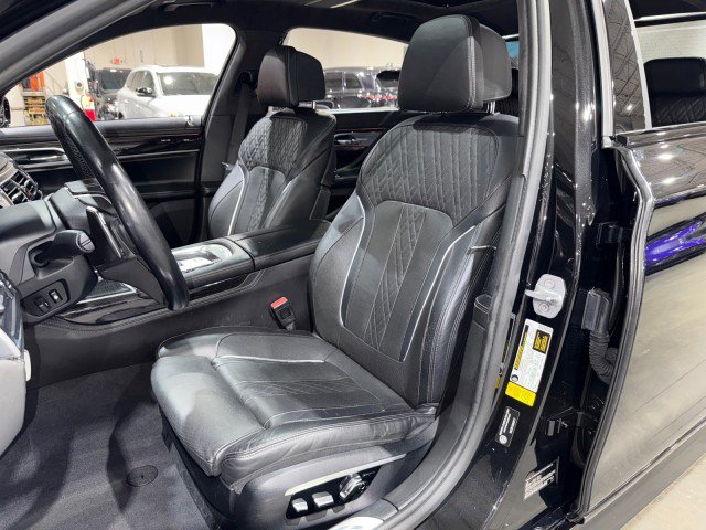 Used 2016 BMW 750i RWD image 10