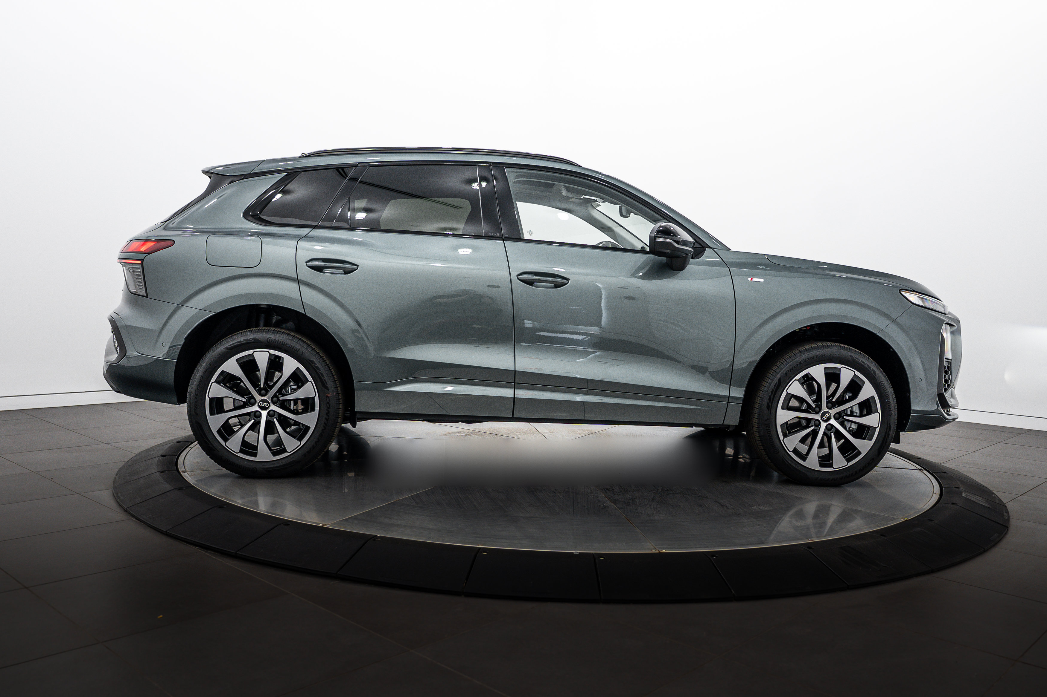 New 2026 Audi Q3 quattro 2.0T AWD/4WD image 3