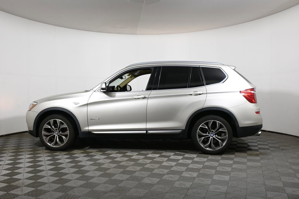 Used 2017 BMW X3 xDrive28i AWD/4WD image 2