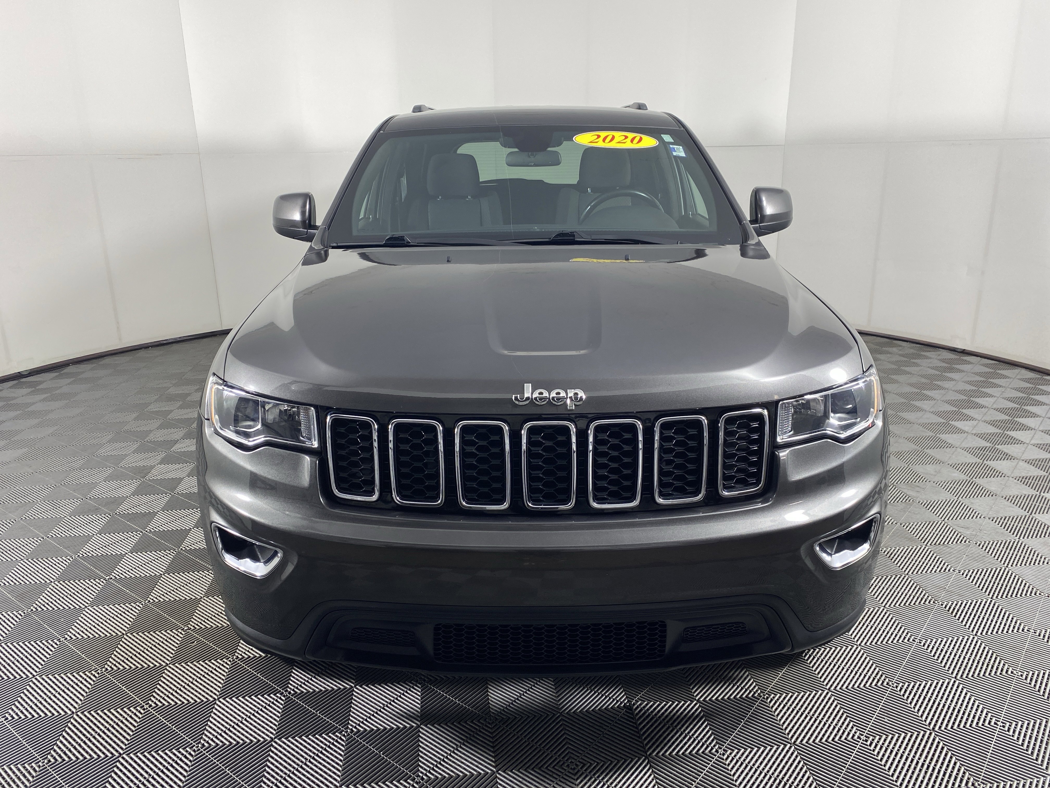 Used 2020 Jeep Grand Cherokee Laredo AWD/4WD image 11