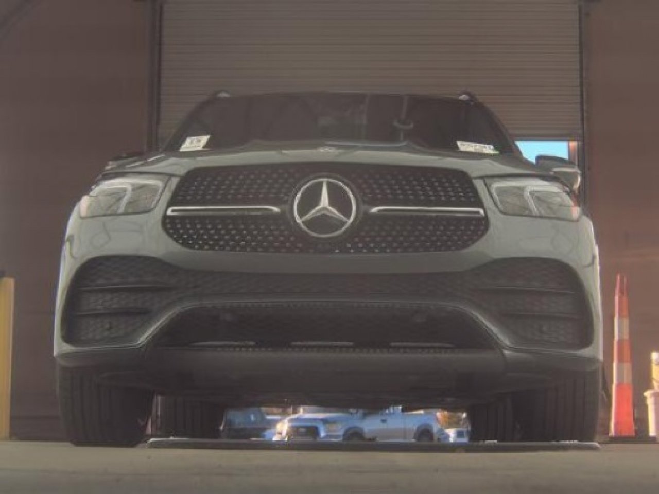 Used 2021 Mercedes-Benz GLE 350 4MATIC image 3