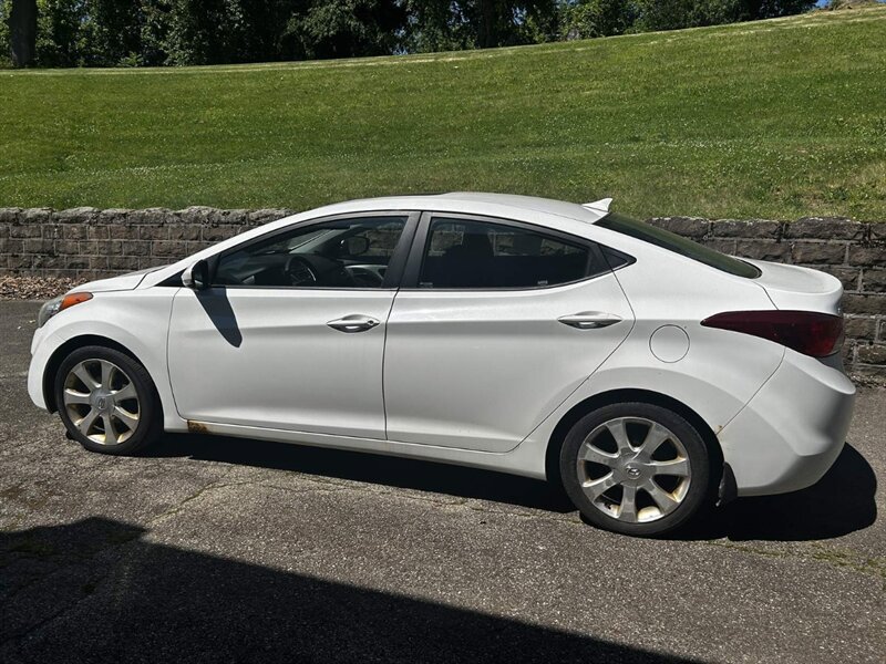 Used 2011 Hyundai Elantra Limited FWD image 5