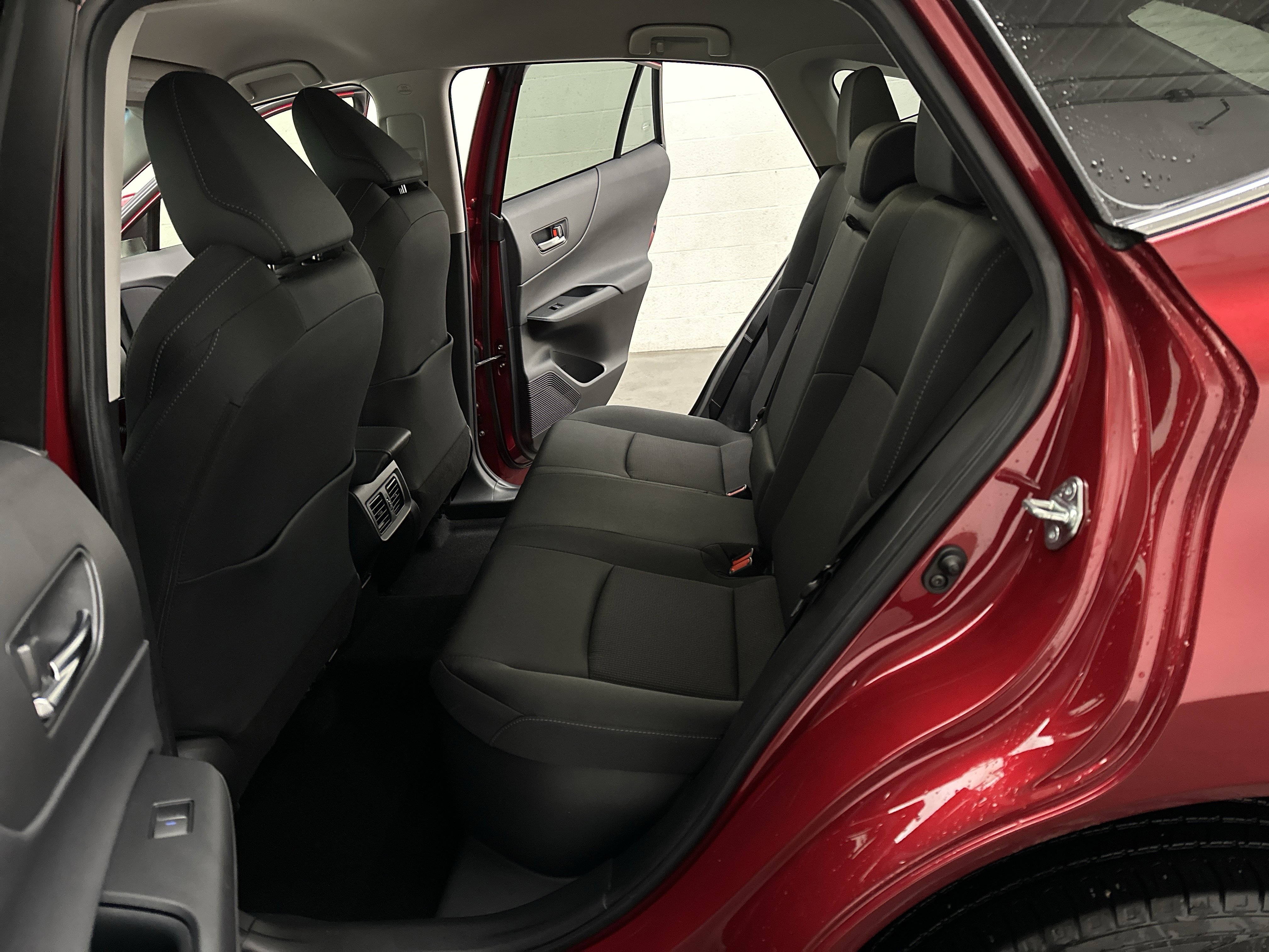 Used 2022 Toyota Venza LE image 22