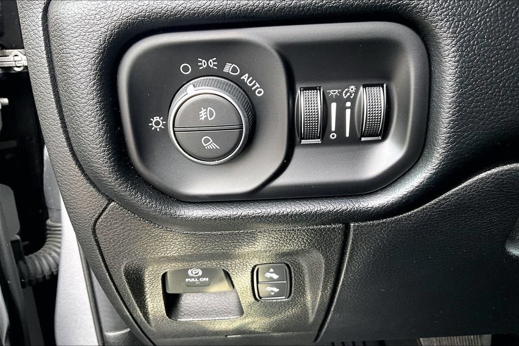 Used 2021 RAM 1500 Laramie w/ Sport Appearance Package AWD/4WD image 17