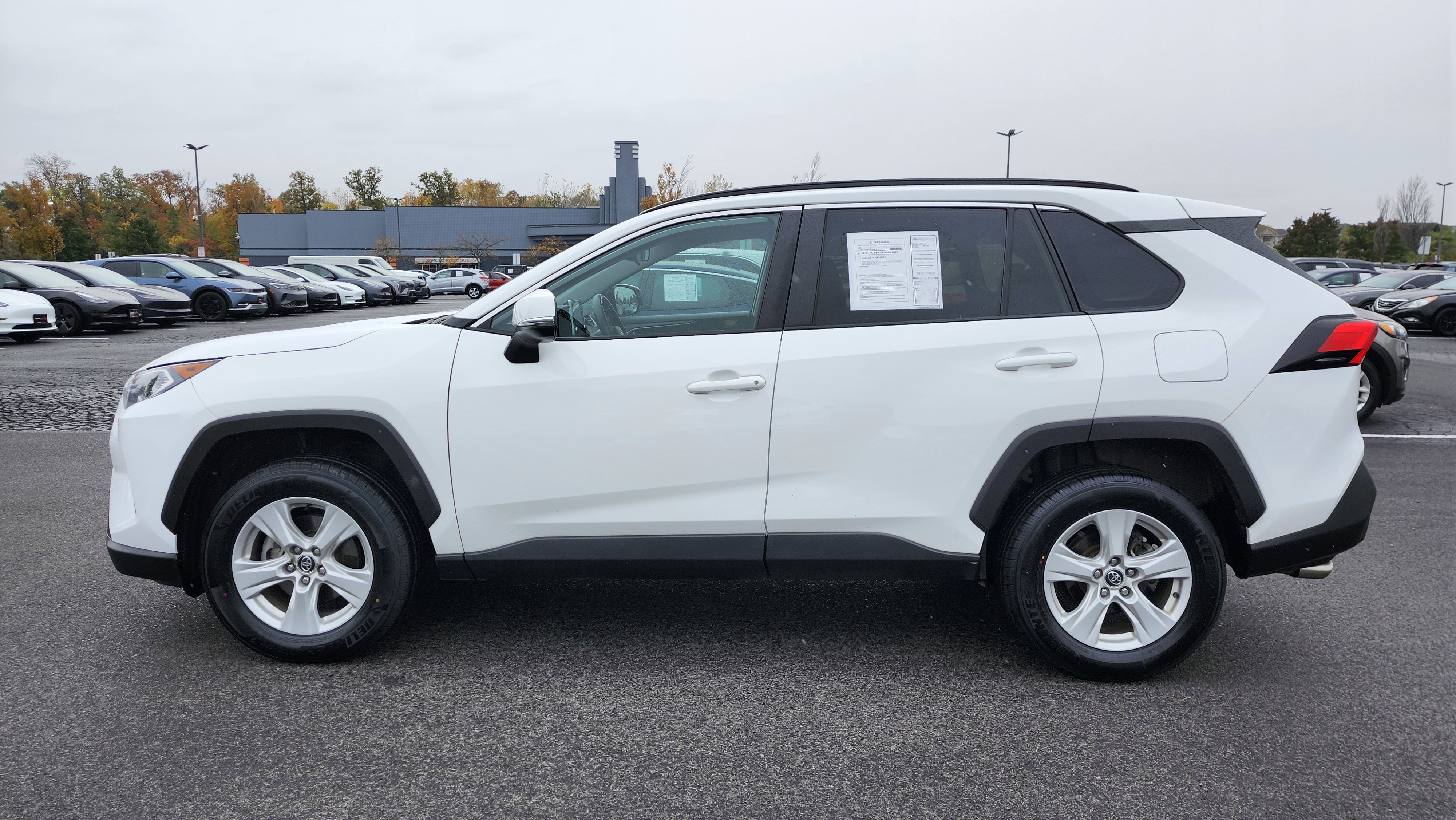 Used 2020 Toyota RAV4 XLE image 7