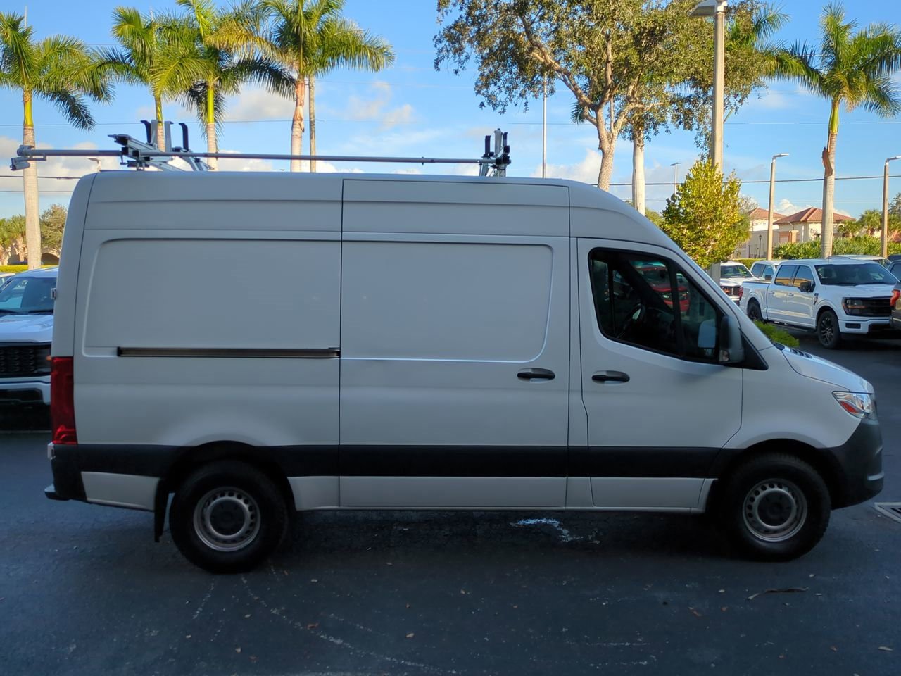Used 2019 Mercedes-Benz Sprinter 144 Cargo image 3