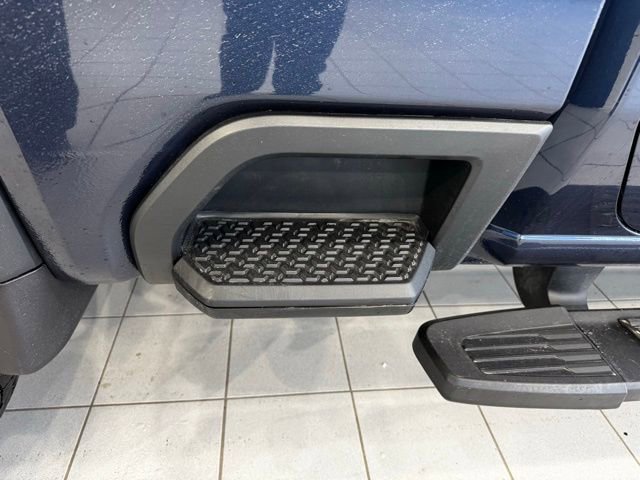 Used 2022 GMC Sierra 2500 AT4 w/ Gooseneck/5TH Wheel Package image 38