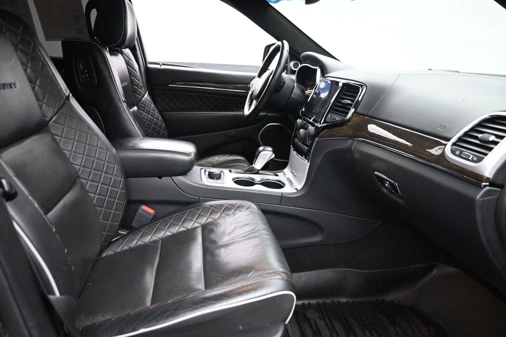 Used 2019 Jeep Grand Cherokee Summit AWD/4WD image 7