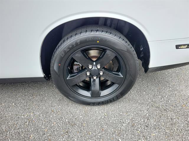 Used 2011 Dodge Challenger SE image 8