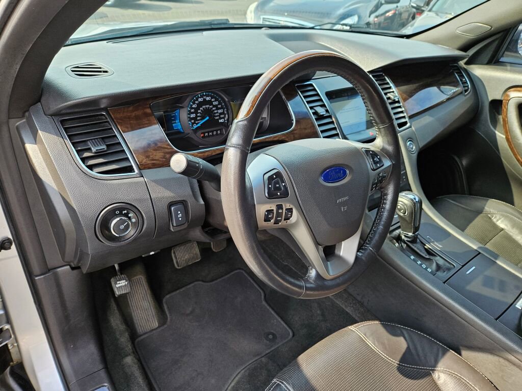 Used 2016 Ford Taurus Limited image 16
