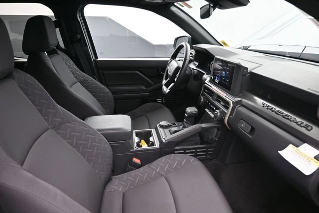Certified 2026 Toyota Tacoma SR5 AWD/4WD image 27