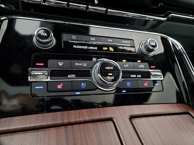Certified 2021 Lincoln Navigator L Reserve AWD/4WD image 18
