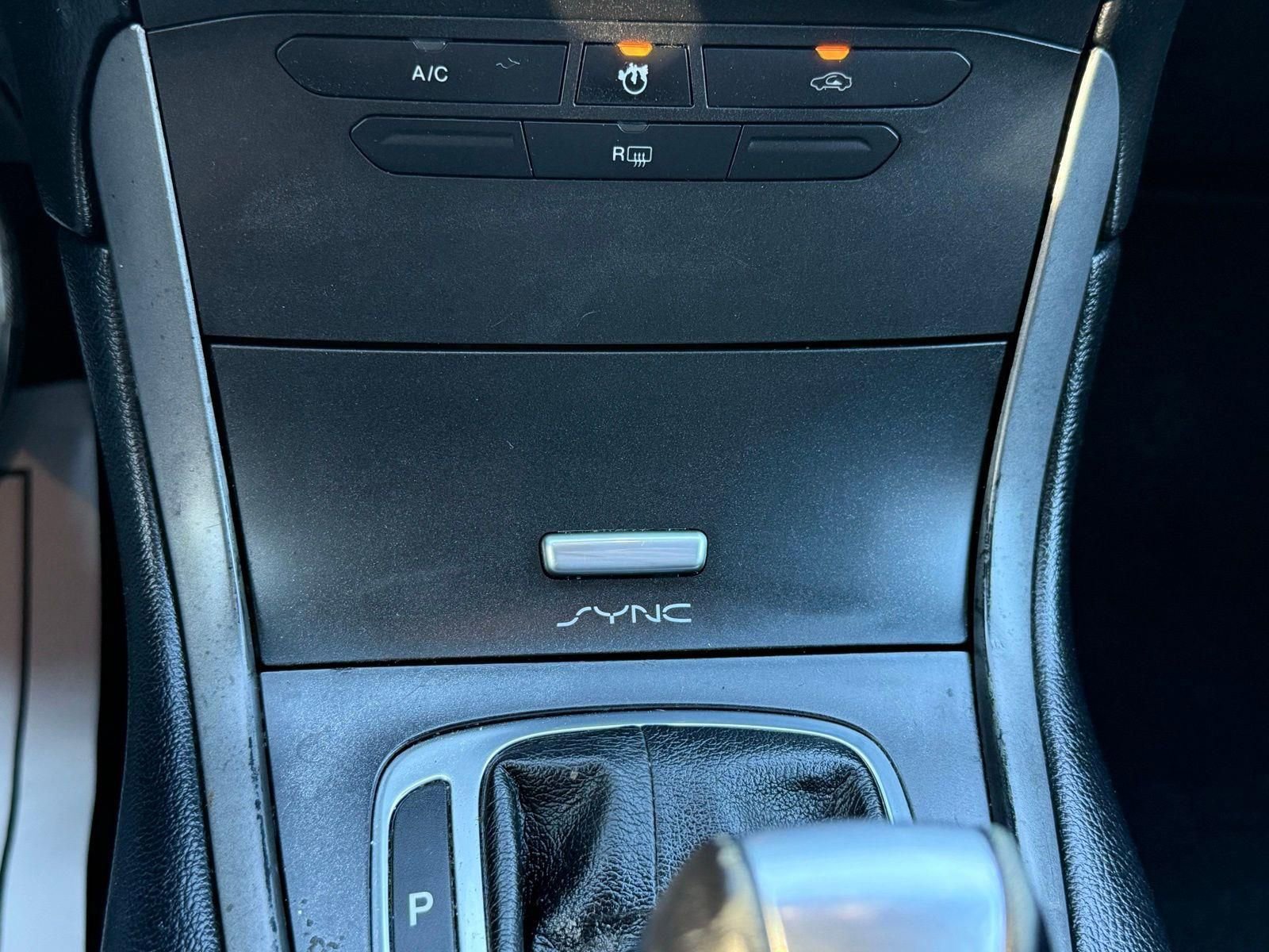 Used 2017 Ford Edge SE image 49