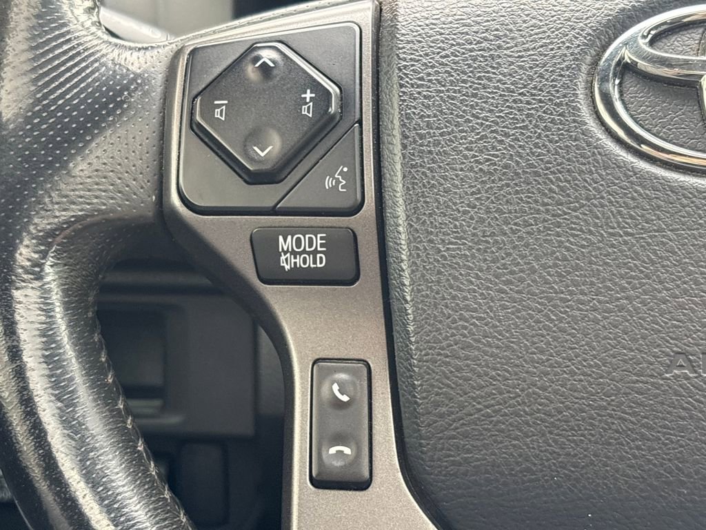 Used 2017 Toyota Tacoma TRD Off-Road image 20