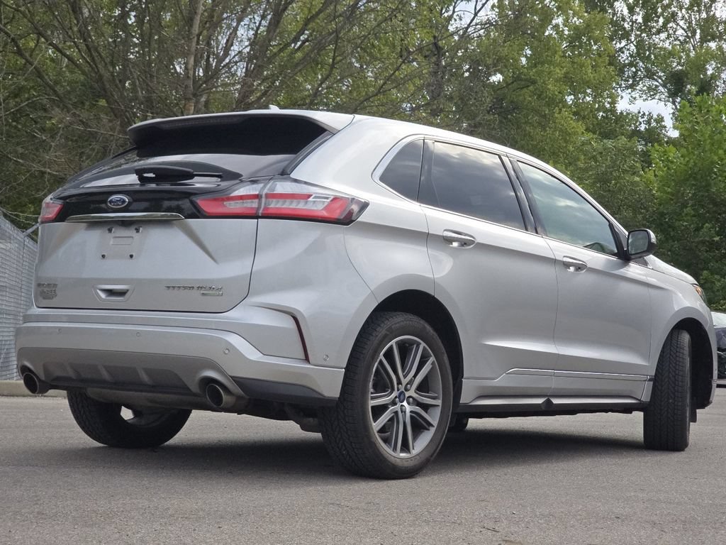 Used 2019 Ford Edge Titanium w/ Equipment Group 301A FWD image 17