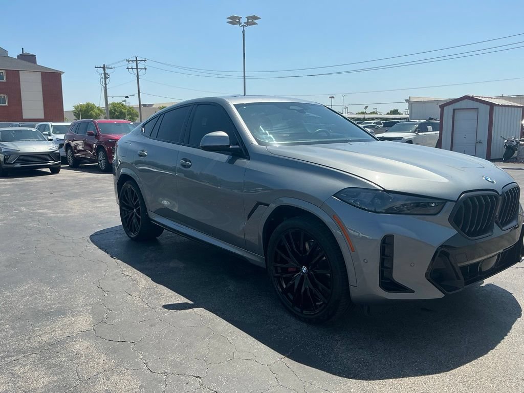 Used 2024 BMW X6 xDrive40i w/ M Sport Professional Package AWD/4WD image 4
