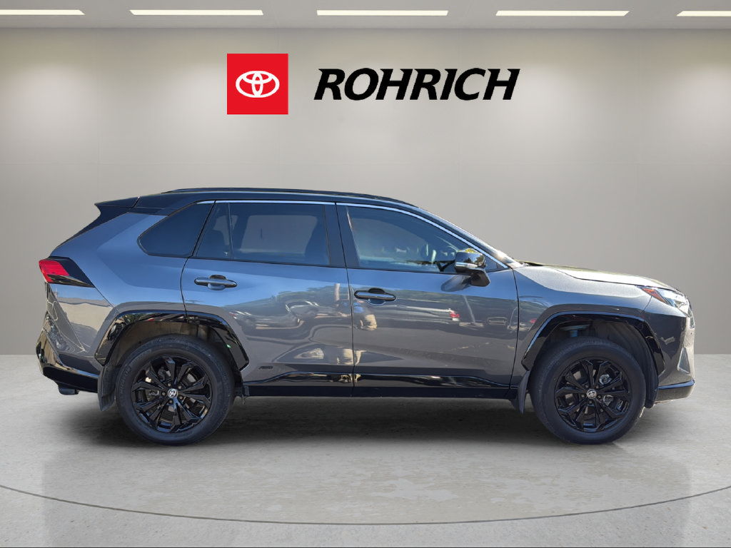 Used 2023 Toyota RAV4 XSE AWD/4WD image 5