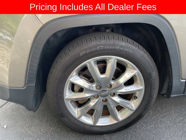 Used 2017 Jeep Cherokee Limited FWD video 2