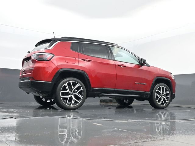 Used 2025 Jeep Compass Limited w/ Elite Group image 27