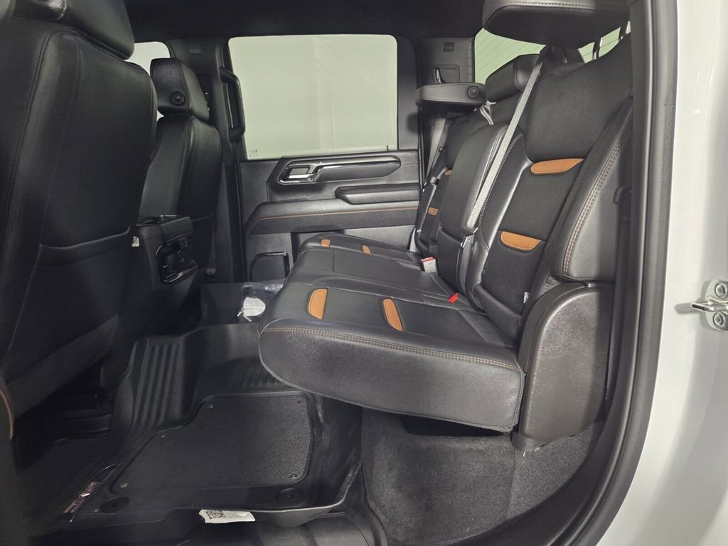 Used 2025 GMC Sierra 2500 AT4 image 27