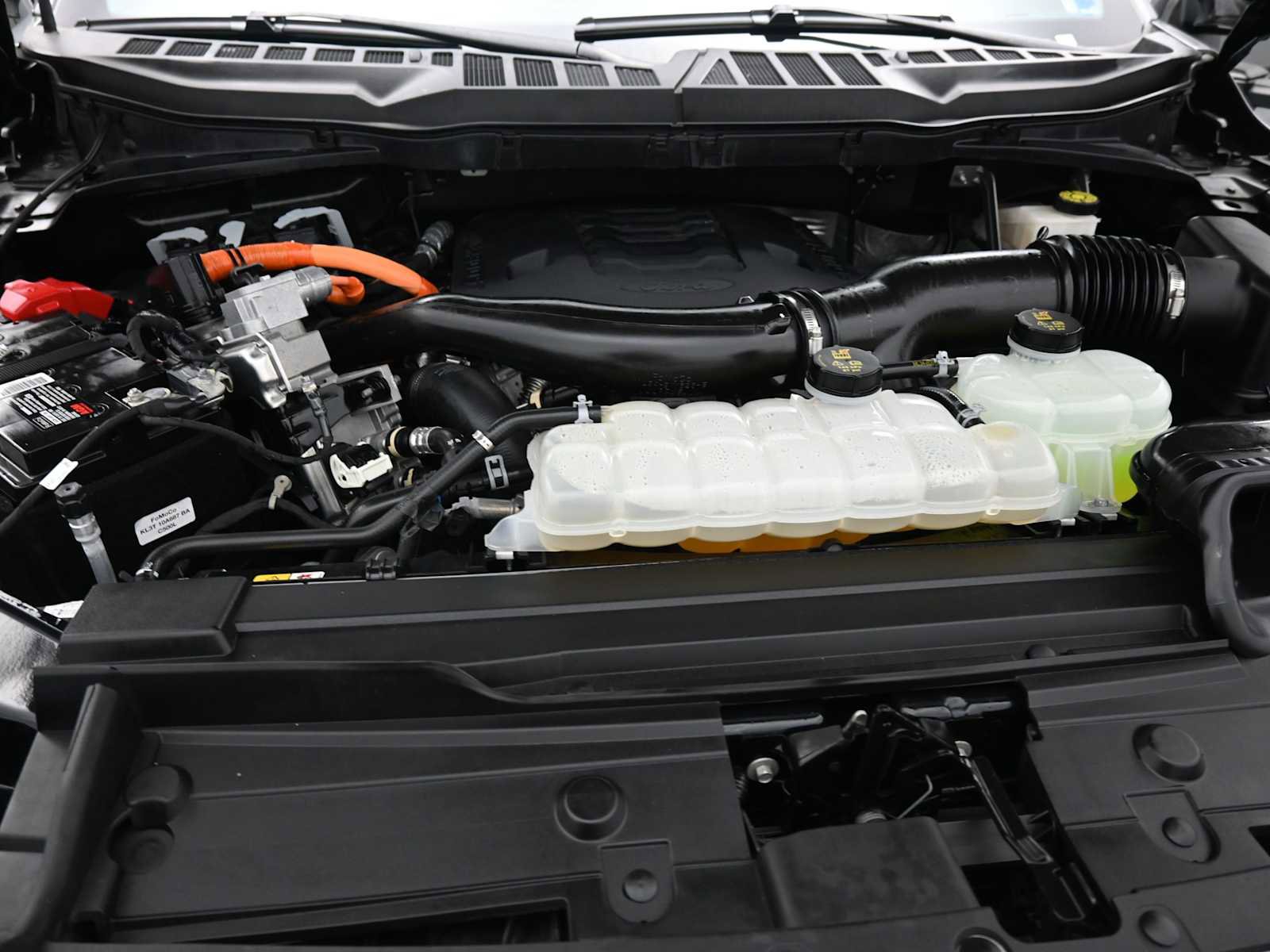 Used 2023 Ford F150 Lariat w/ Trailer Tow Package image 11