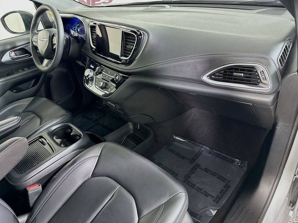 Used 2023 Chrysler Pacifica Touring-L w/ S Appearance Package image 34