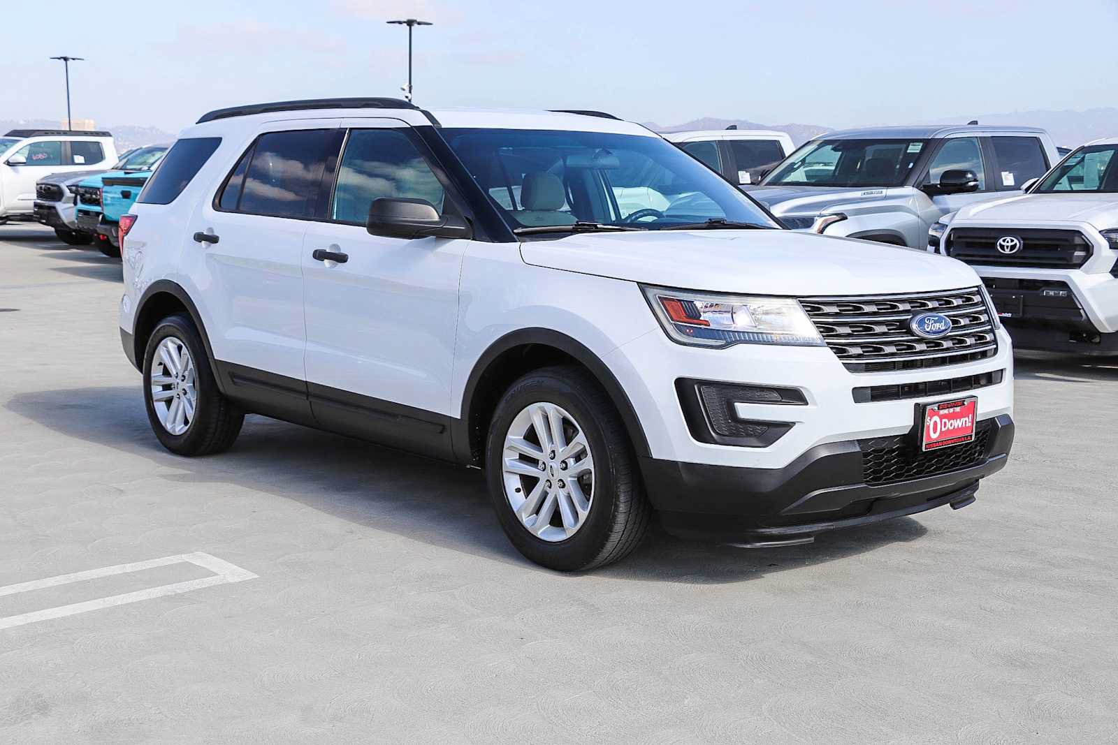 Used 2017 Ford Explorer FWD image 2