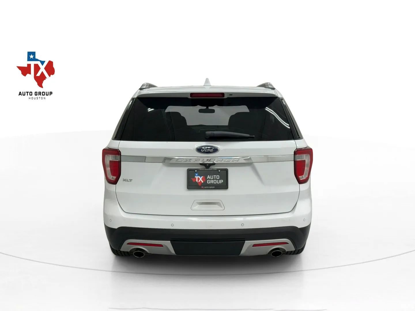 Used 2016 Ford Explorer XLT w/ Equipment Group 202A image 7