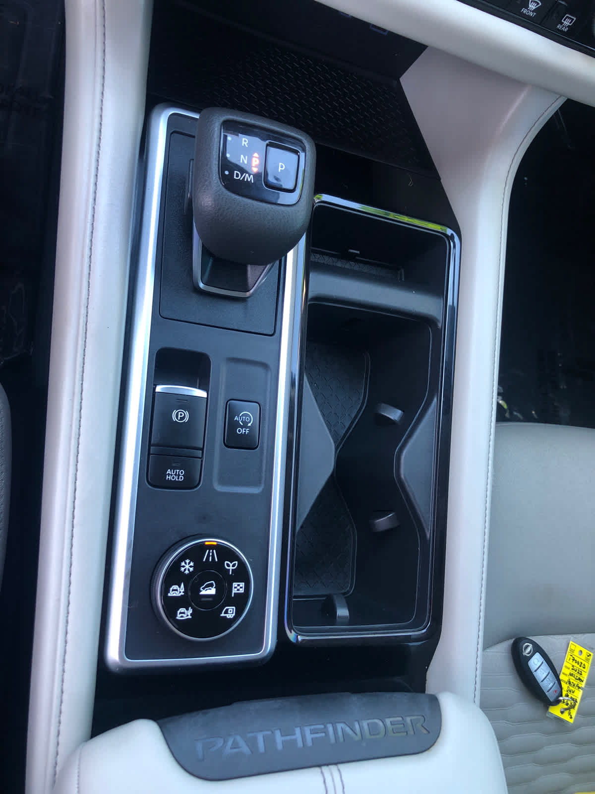 Used 2022 Nissan Pathfinder SV AWD/4WD image 20