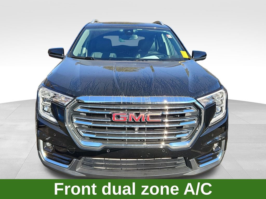 Used 2023 GMC Terrain SLT w/ Infotainment Package II image 2