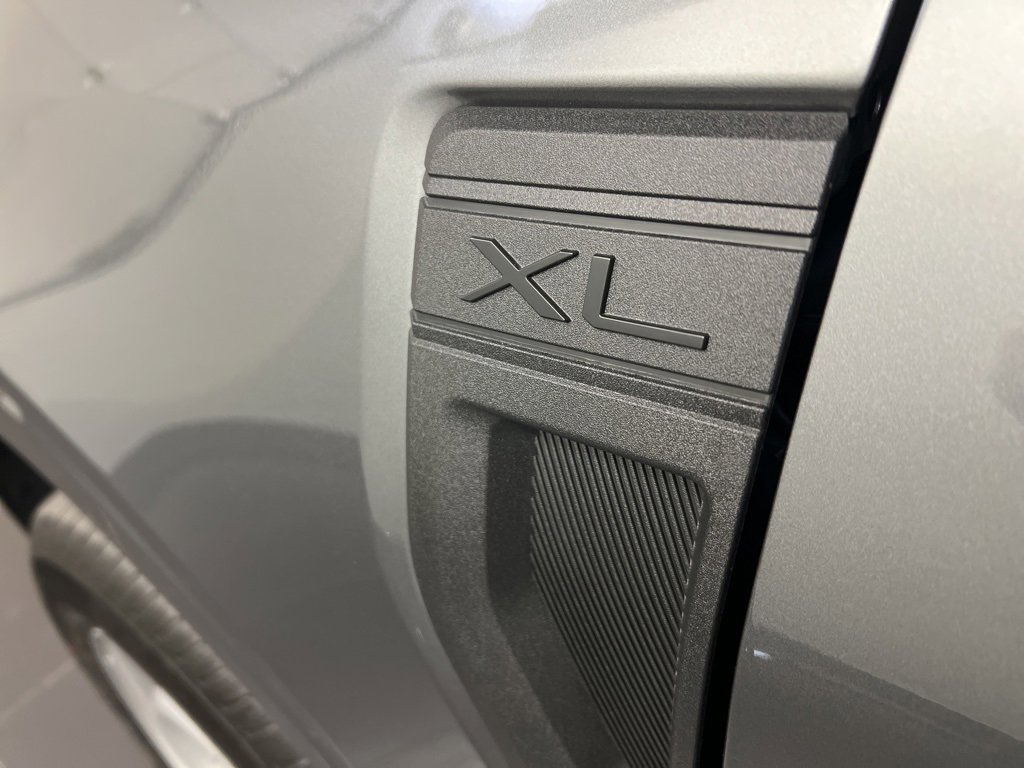 New 2025 Ford Maverick XL image 32