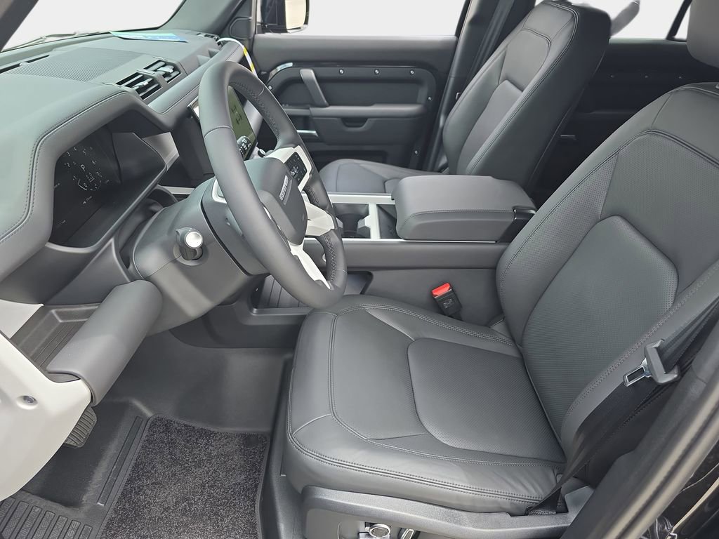 New 2026 Land Rover Defender 130 X-Dynamic SE AWD/4WD image 16