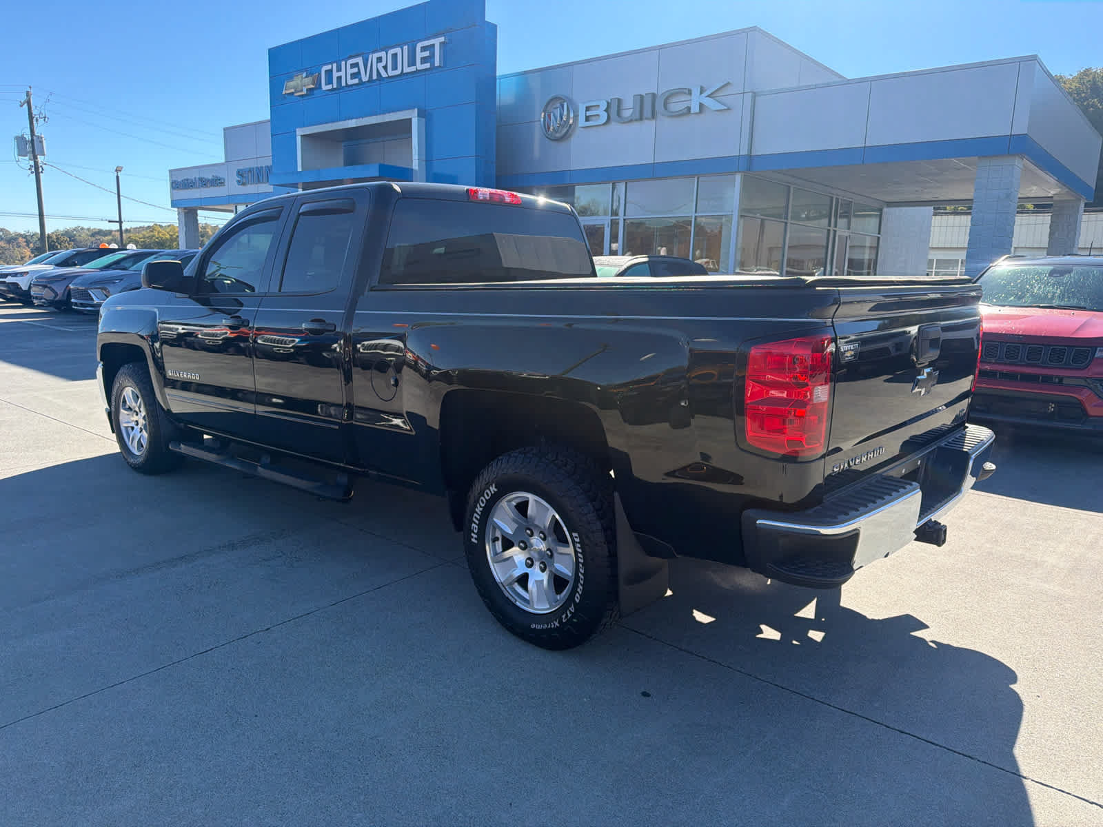 Used 2019 Chevrolet Silverado 1500 LT RWD image 6