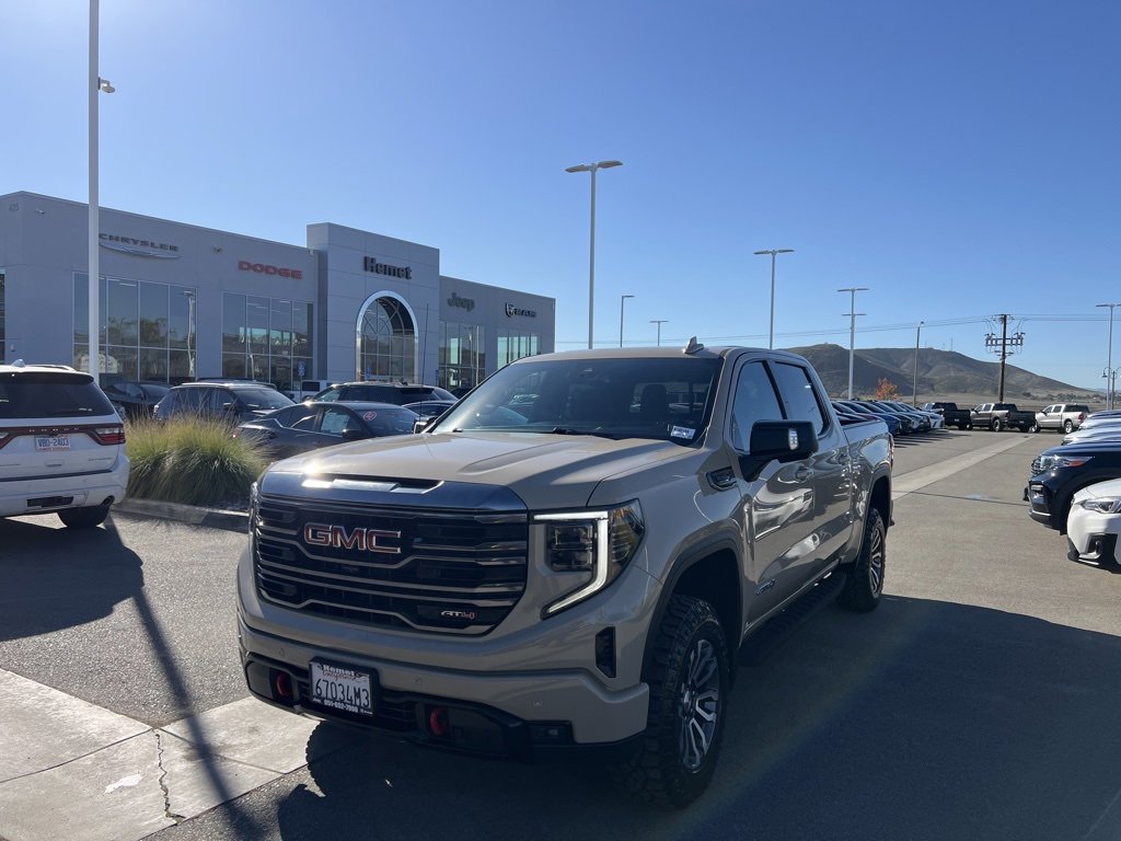 Used 2022 GMC Sierra 1500 AT4 w/ AT4 Premium Package image 4