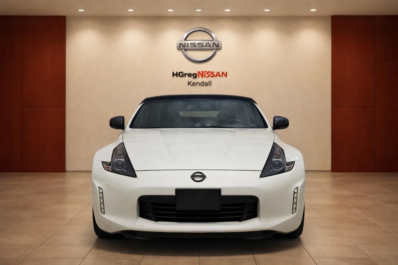 Used 2016 Nissan 370Z Touring RWD image 5