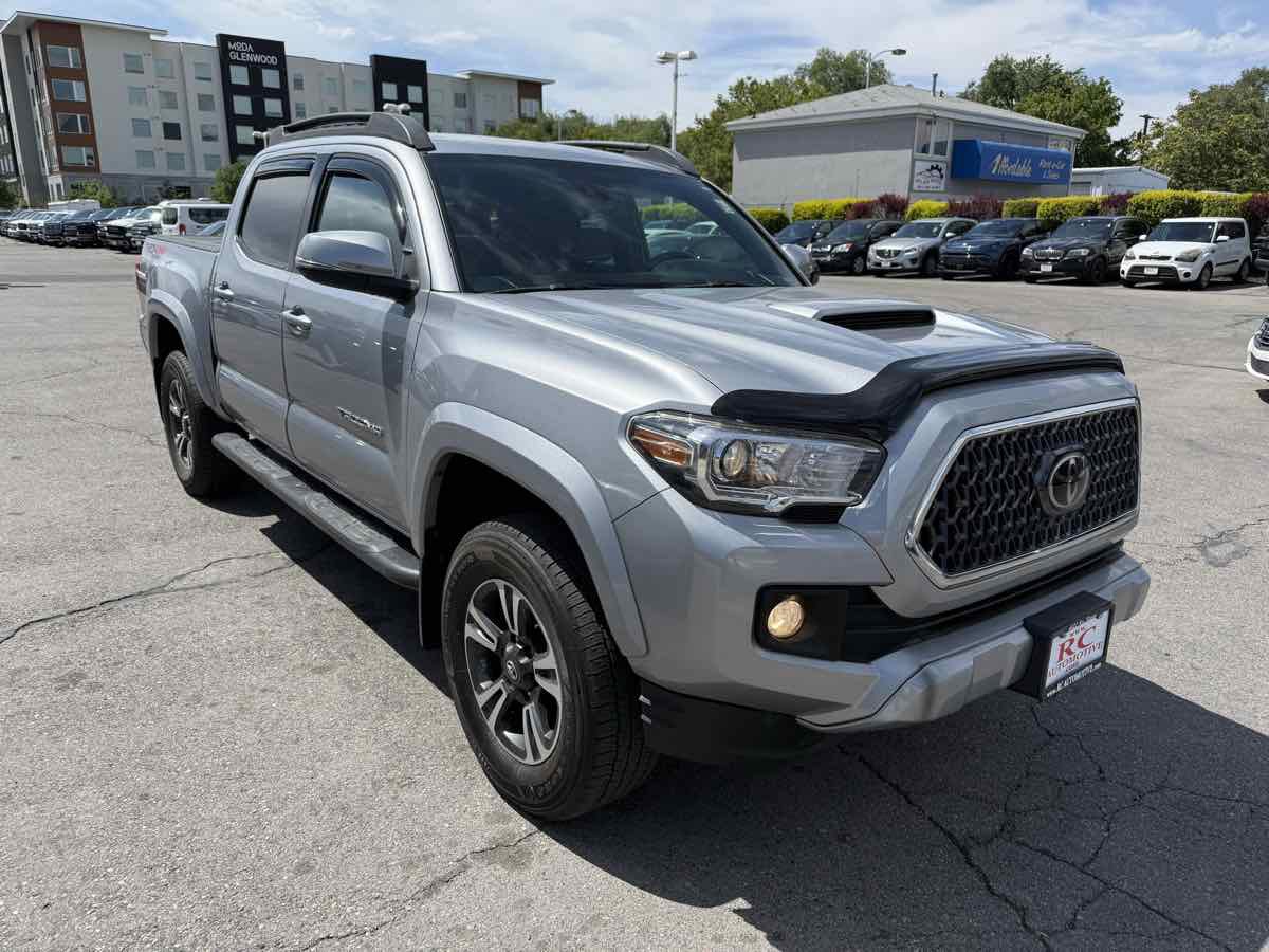 Used 2019 Toyota Tacoma TRD Sport AWD/4WD image 4