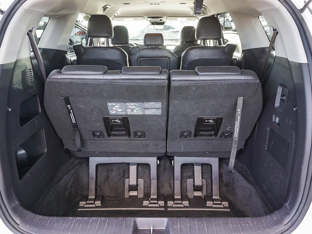 Used 2024 Kia Carnival LX FWD image 25