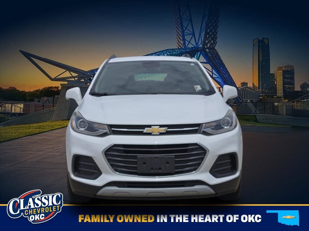 Used 2020 Chevrolet Trax LT w/ LT Convenience Package FWD image 2