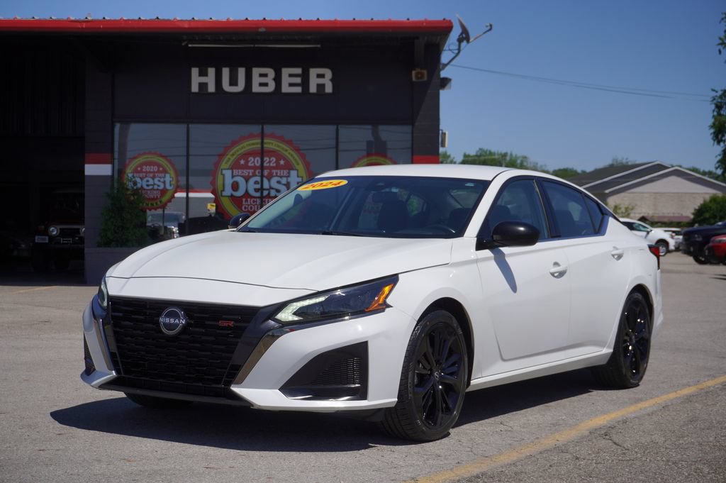 Used 2024 Nissan Altima 2.5 SR FWD image 3