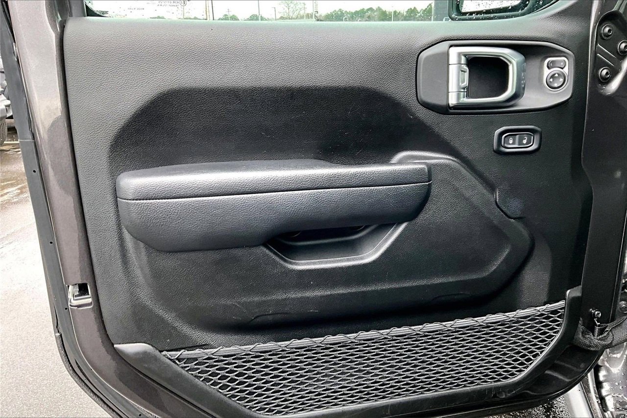 Certified 2025 Jeep Wrangler Unlimited Rubicon image 24