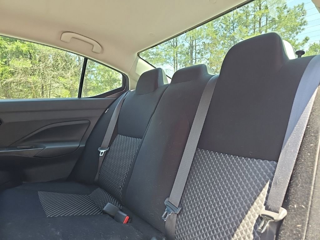 Used 2021 Nissan Versa S FWD image 13