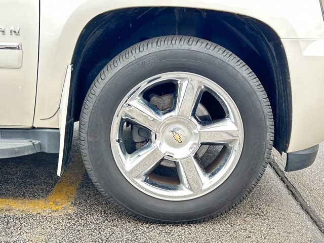 Used 2012 Chevrolet Suburban LTZ AWD/4WD image 17