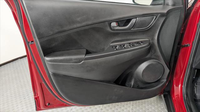 Used 2021 Hyundai Kona SE image 13