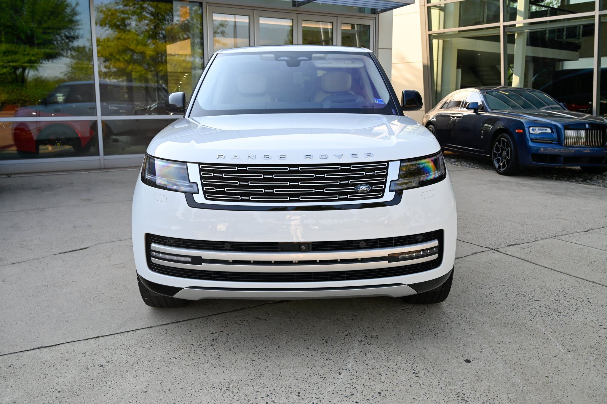Used 2023 Land Rover Range Rover Long Wheelbase Autobiography AWD/4WD image 2