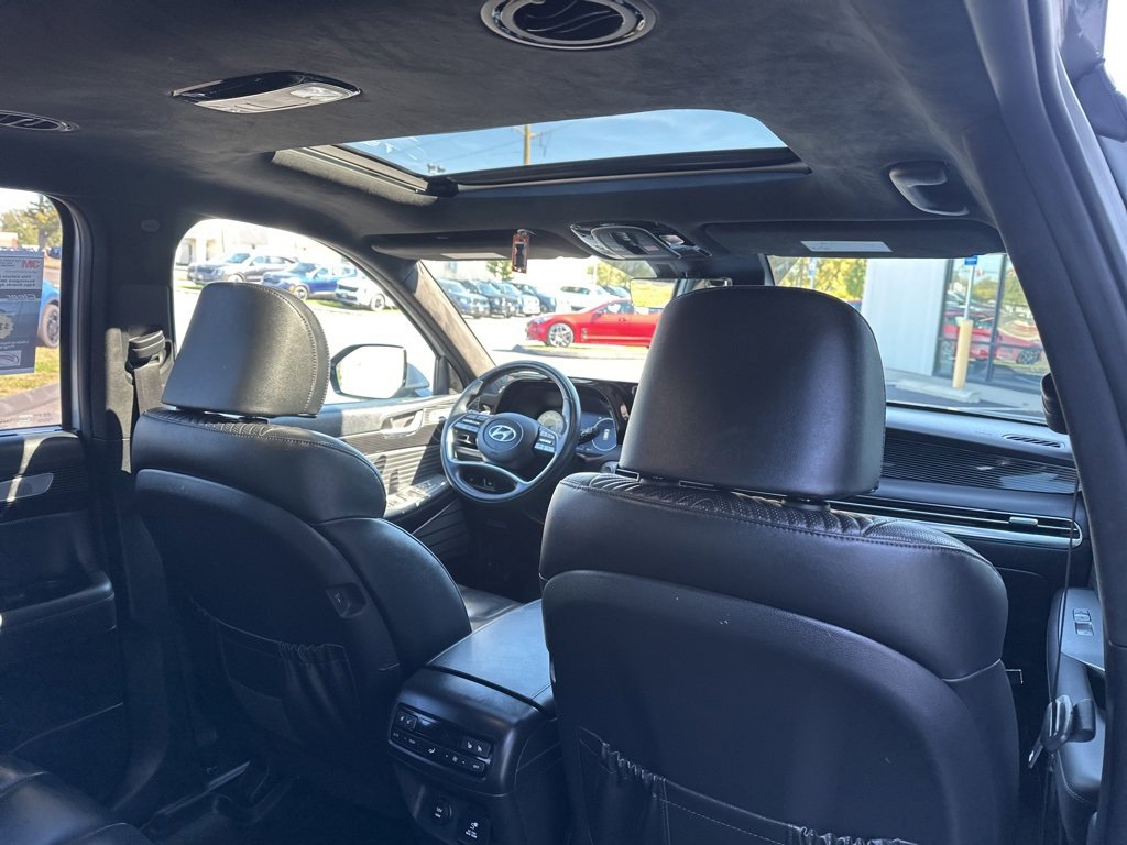 Used 2023 Hyundai Palisade Calligraphy image 17