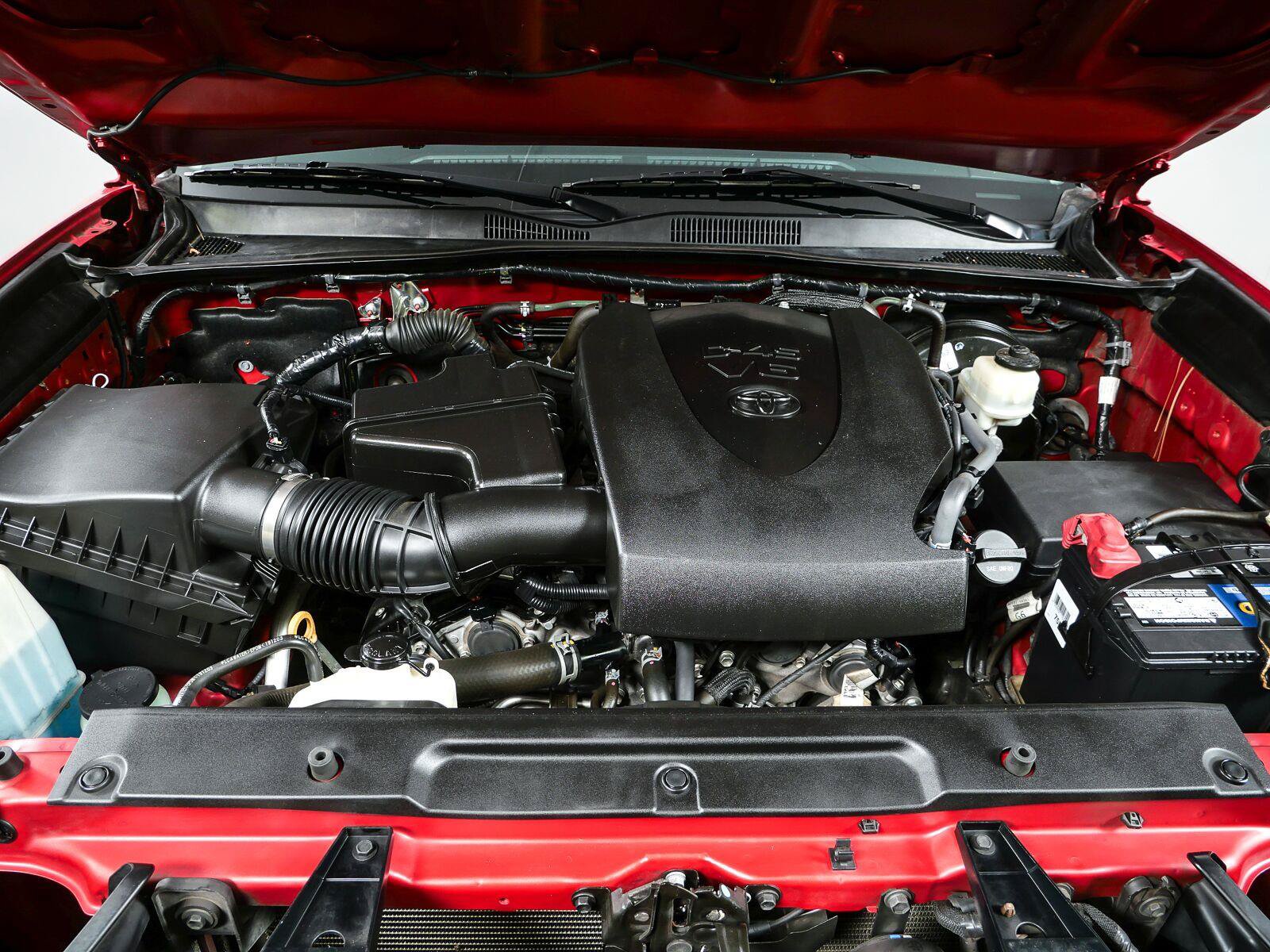 Used 2021 Toyota Tacoma SR5 RWD image 31