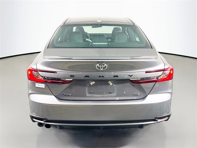 Used 2025 Toyota Camry SE image 6