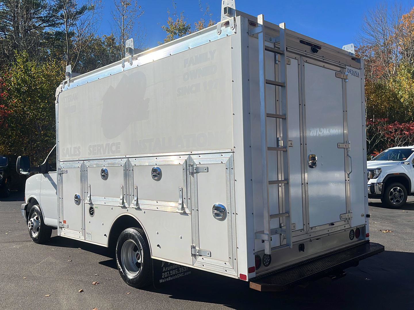 Used 2023 GMC Savana 3500 w/ Power Convenience Package RWD image 3