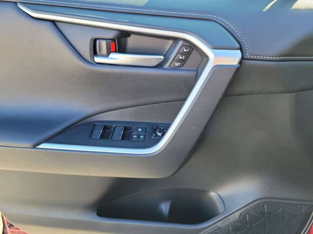 Used 2020 Toyota RAV4 Limited w/ Limited Grade Weather Package AWD/4WD image 32