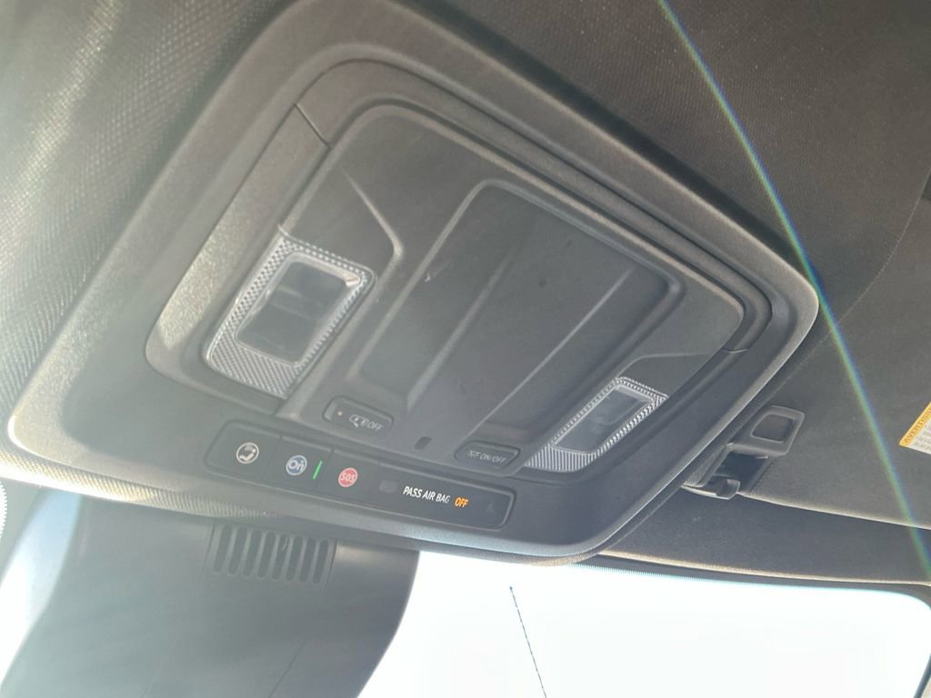 Used 2025 Chevrolet Silverado 1500 LT image 25